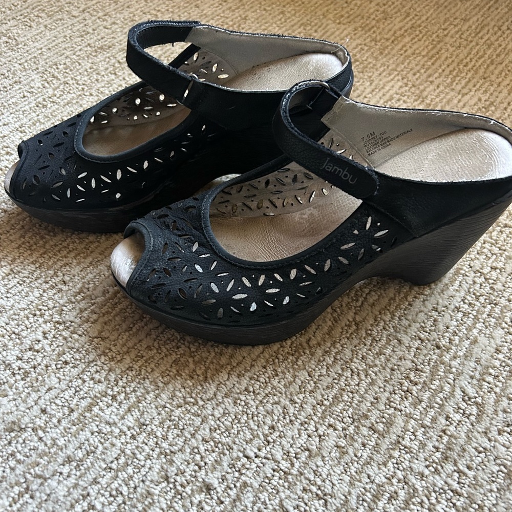 Jambu Women's Black Wedge Sandals